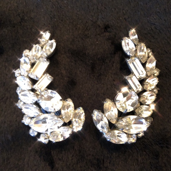 Vintage Jewelry - HP Vintage rhinestone ear hugger earrings Stunning